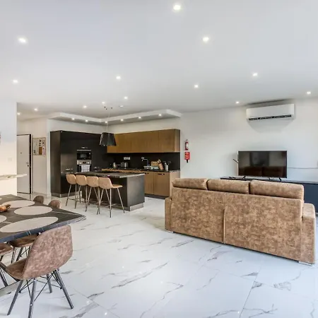 Swieqi Luxury Charm 2 Hillside View *