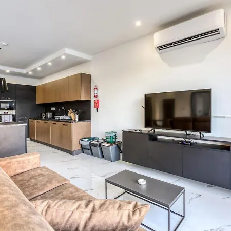 Swieqi Luxury Charm 2 Hillside View