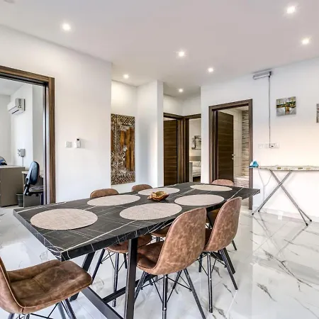 Swieqi Luxury Charm 2 Hillside View *