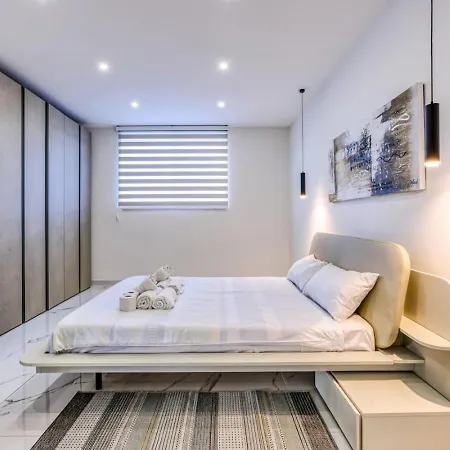 Swieqi Luxury Charm 2 Hillside View アパート